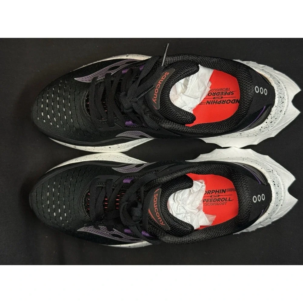 Saucony product pair